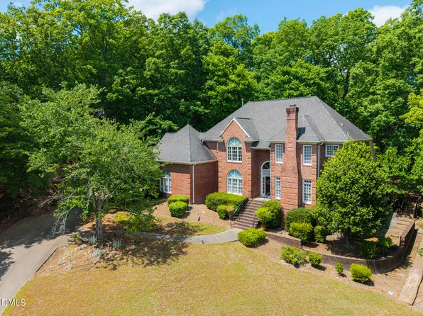 10234 Governors Dr, Chapel Hill, NC 27517