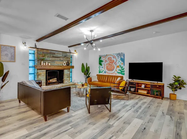 5918 Lattimer Dr, Houston, TX 77035