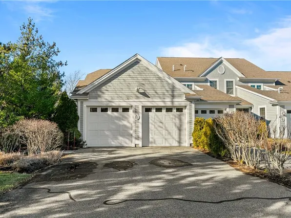 109 Topsail Dr, Tiverton, RI 02878