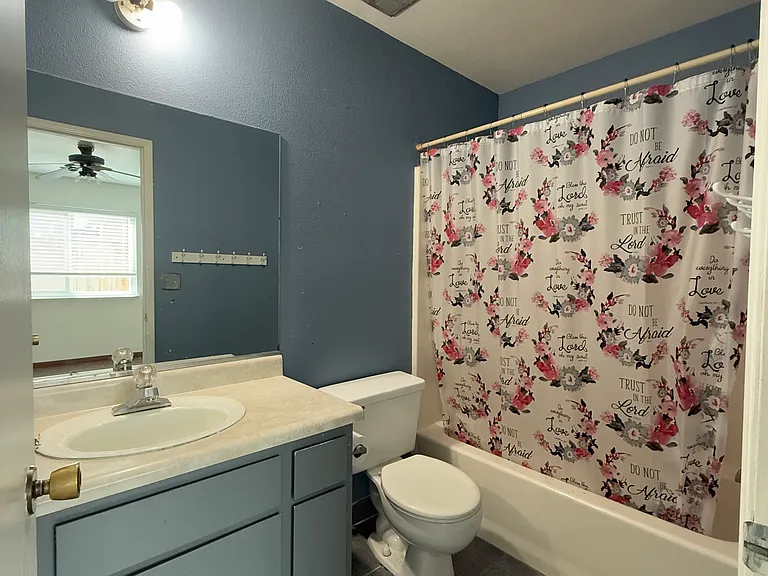 711 W Robin Ave — Photo 10