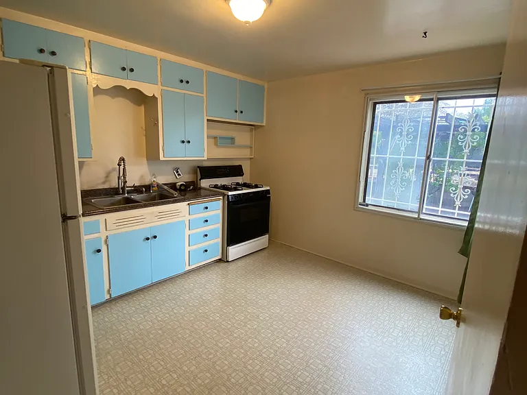 1640 Columbia Dr SE — Photo 12