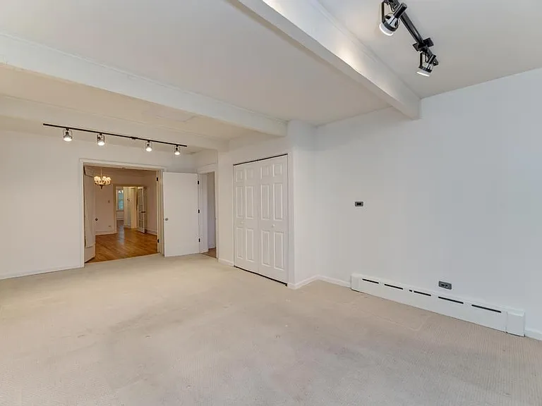 6833 S Cregier Ave — Photo 20