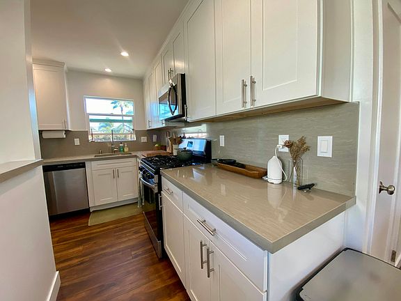 4th image of 2924-26 32nd St #2924
