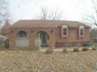 720 NW Stratford Pl, Blue Springs, MO 64015