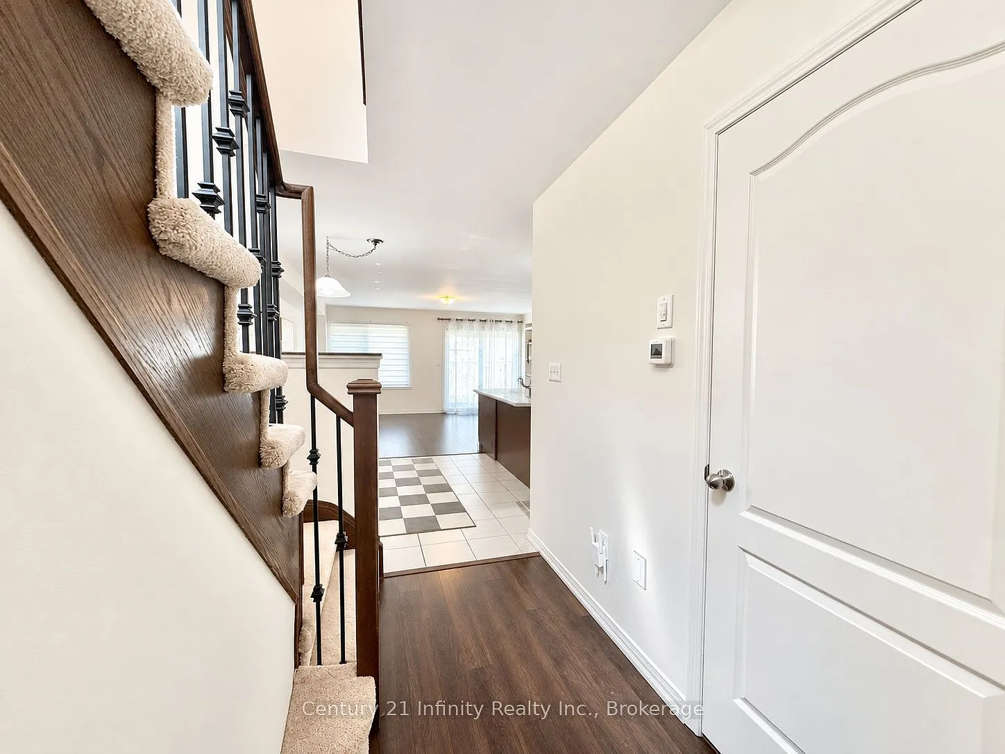 4 bed, $3,200 — Photo 2