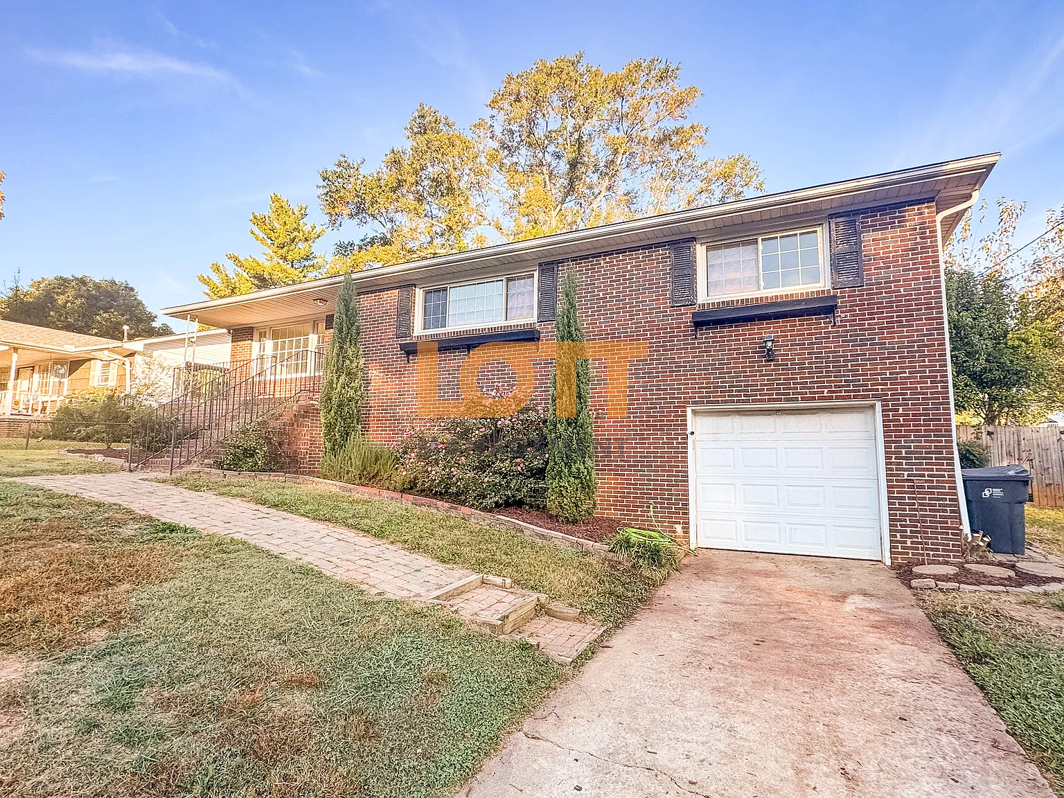 4 bed, 1992 sqft, $1,850 — Photo 2