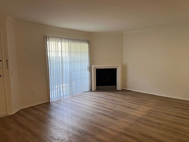 Living room with fireplace