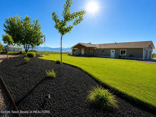 963 Stump Creek Rd, Auburn, WY 83111