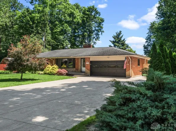 1402 Fudge Dr, Dayton, OH 45434