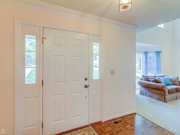 5th image of 653 Laufin Ct