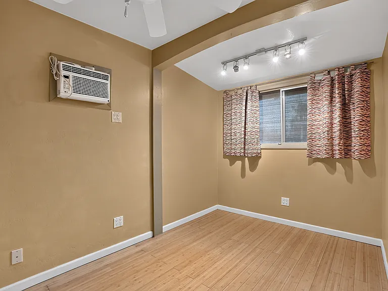 315 W Glenrosa Ave — Photo 8