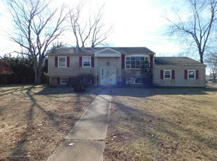 423 Colleen Ct, Toms River, NJ 08755