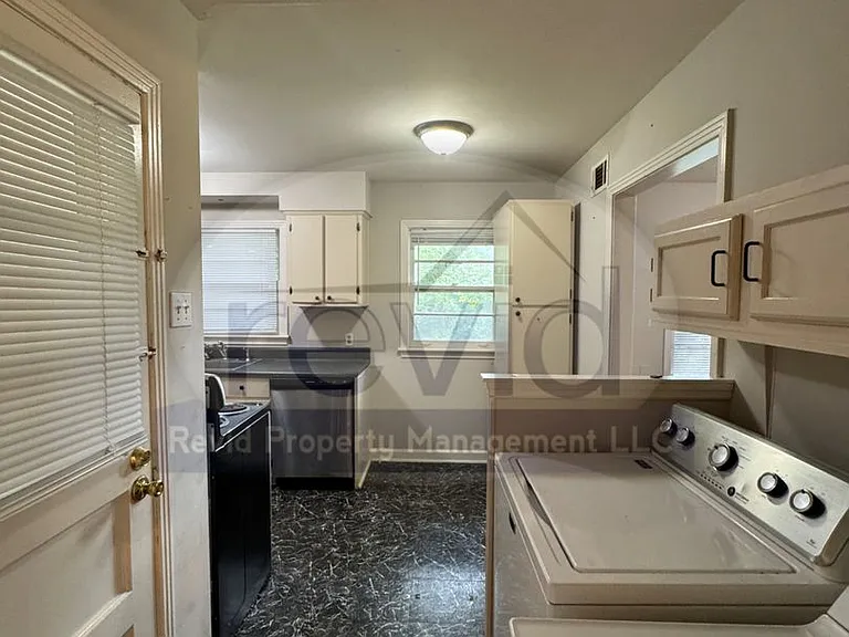1356 Mount Moriah Rd — Photo 6
