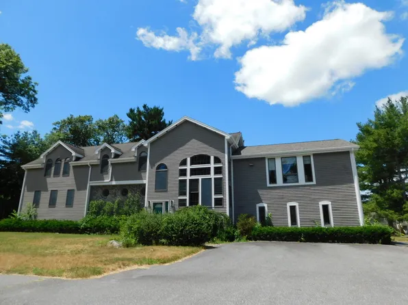 524 Coronation Dr, Franklin, MA 02038