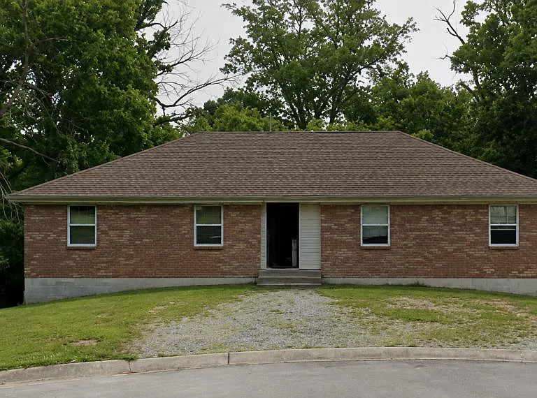 104 Brown Ct #8 — Photo 1