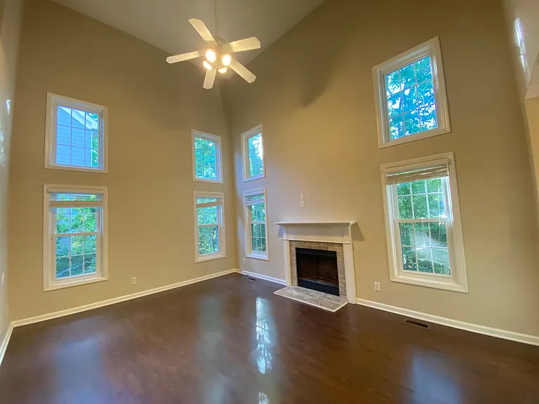 228 Mint Hill Dr — Photo 4