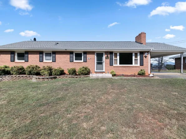 1204 W Hill Dr, Bedford, VA 24523