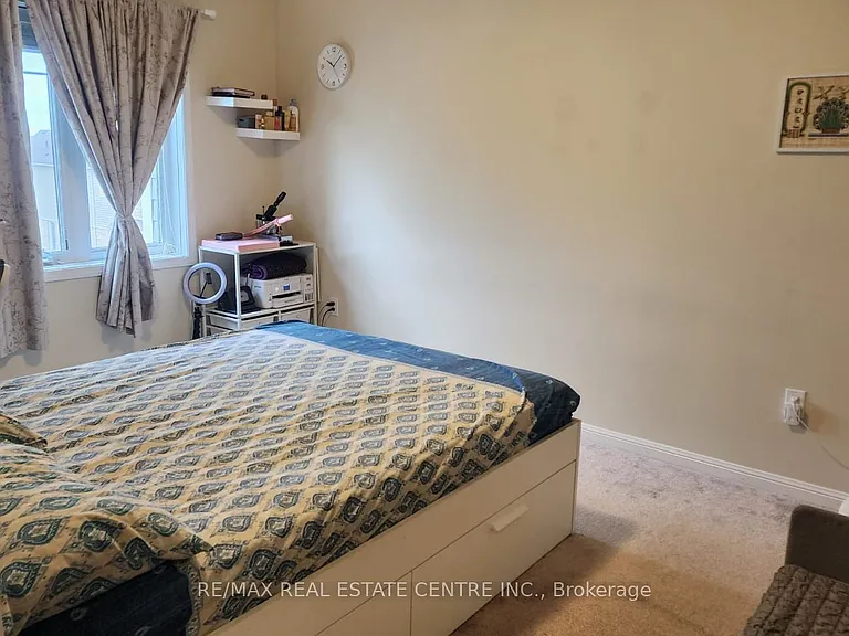 221 Slingsby Lndg — Photo 12