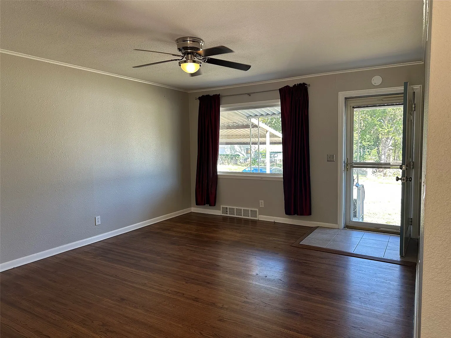 4 bed, 1.0 bath, 1152 sqft, $1,350 — Photo 4