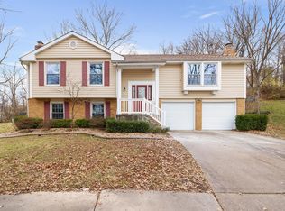 5853 White Pine Dr, Saint Louis, MO