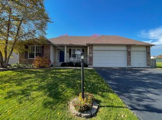 218 Cobblestone Trl, Poplar Grove, IL 61065