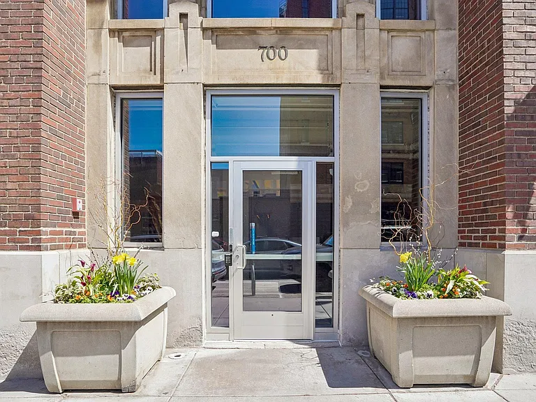 700 Washington Ave N #523 — Photo 23