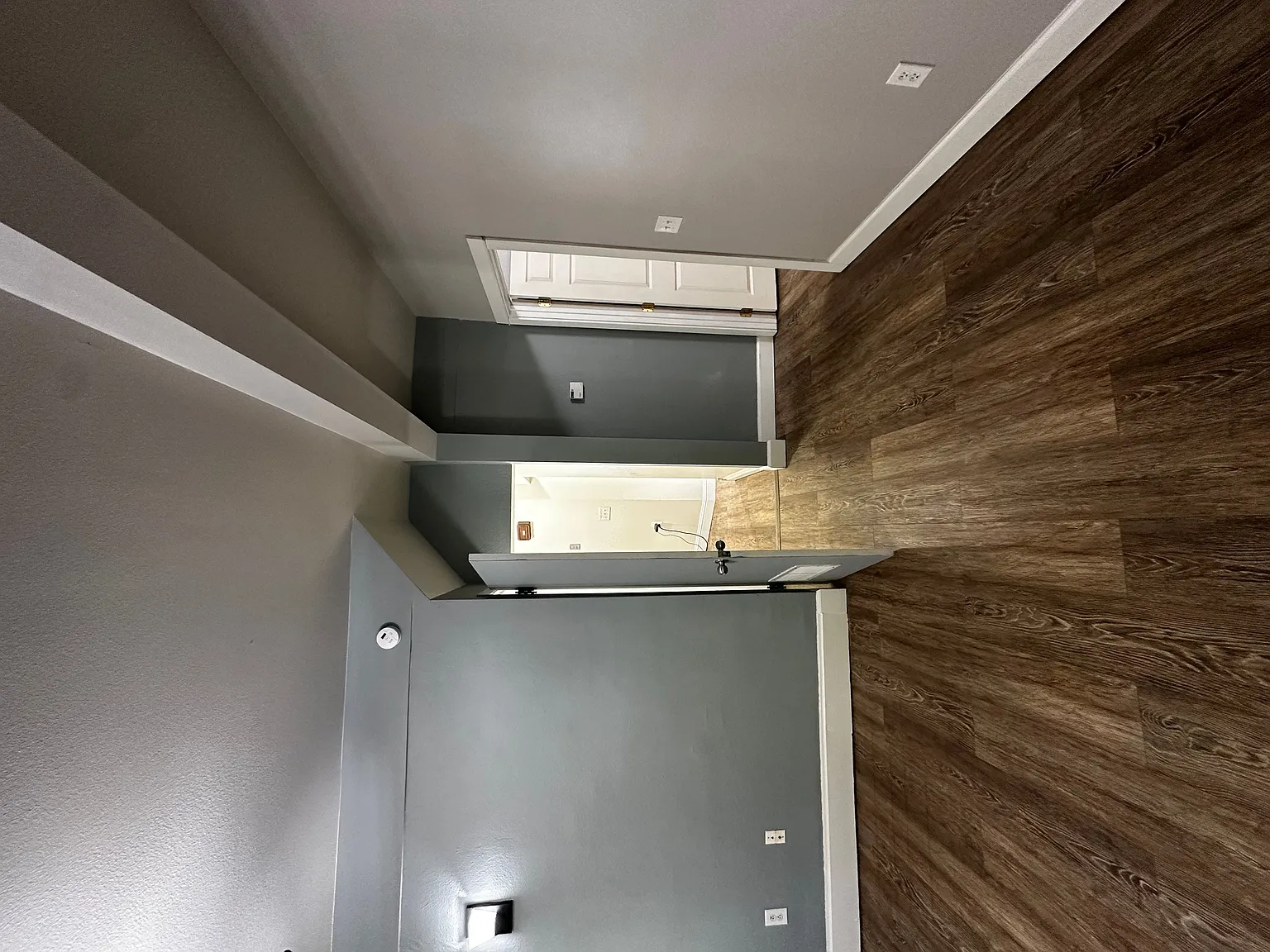 3 bed, 1.5 bath, 820 sqft, $600 — Photo 3