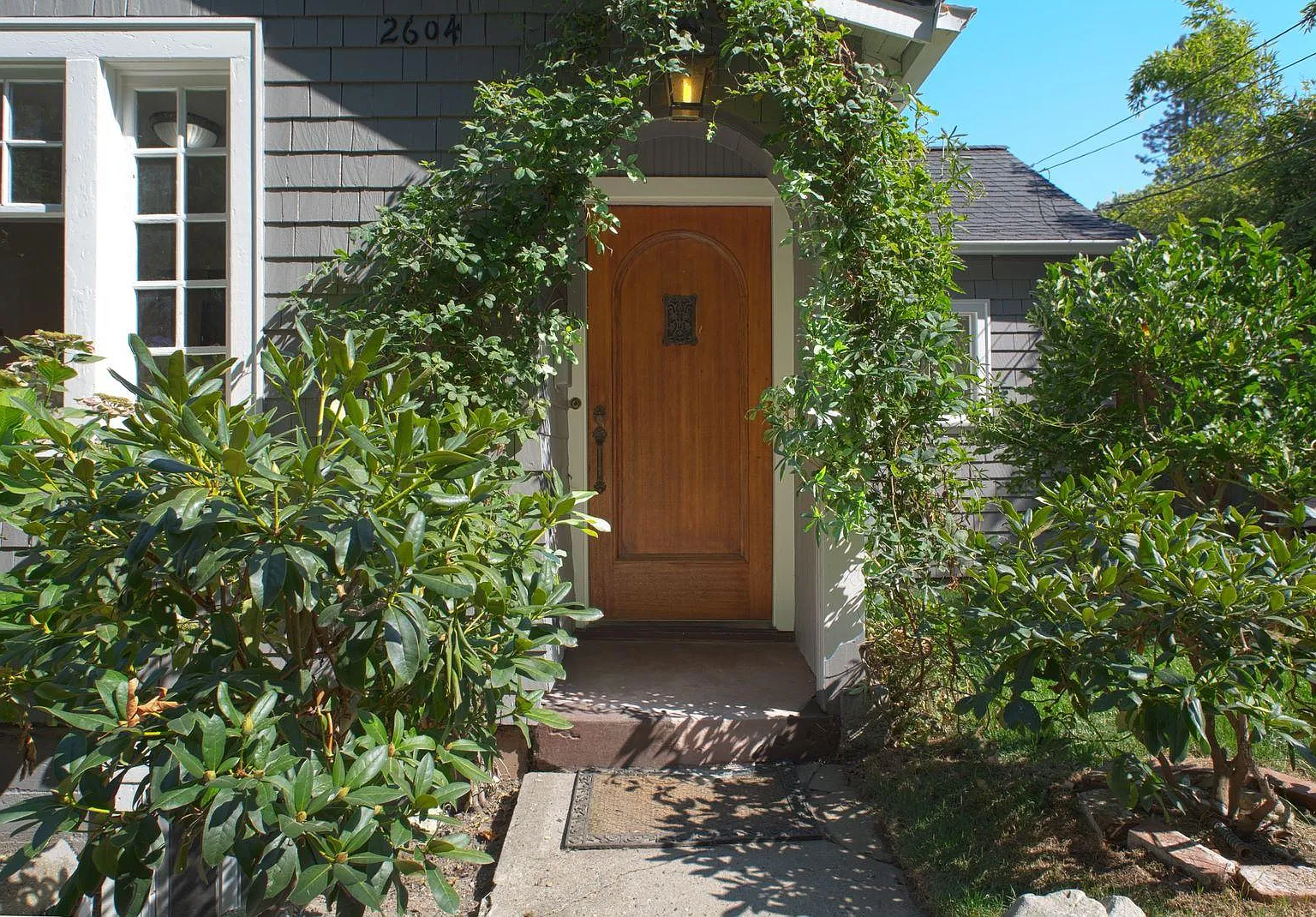 2604 Mayfair Ave N — Photo 1