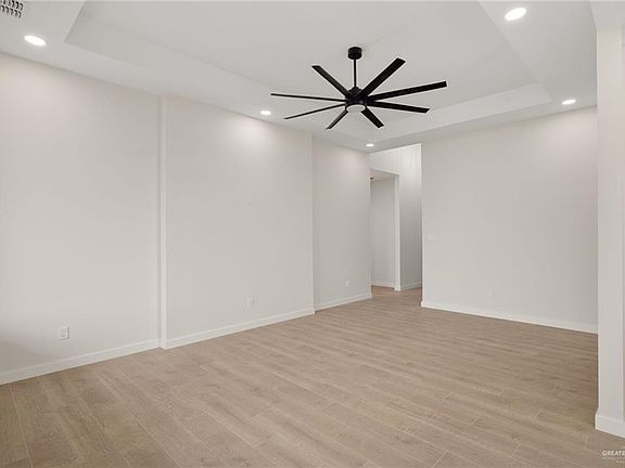 3rd image of 2817 N Alyna Ave