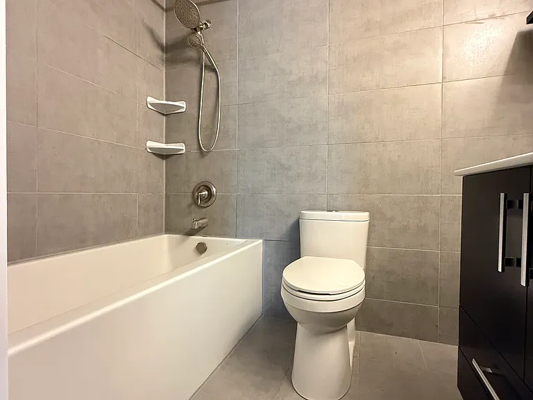 1556 NW 90th Way — Photo 9