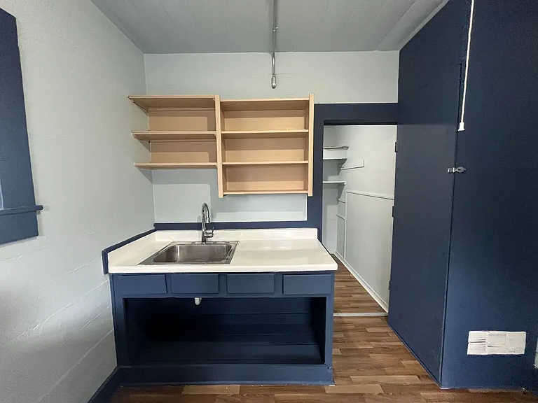 213 Cadwallader St #2 — Photo 13