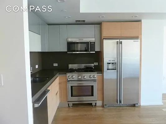 Rented by Compass | media 25