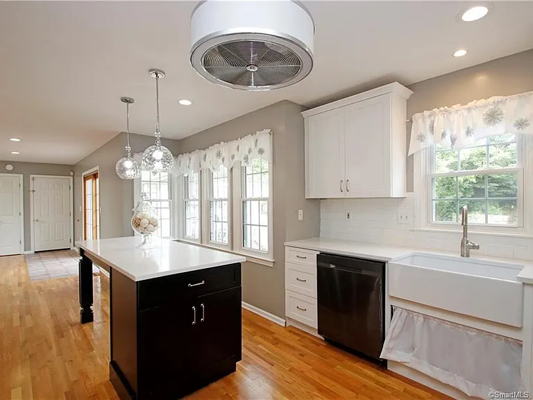 145 Settlers Ridge Rd — Photo 8