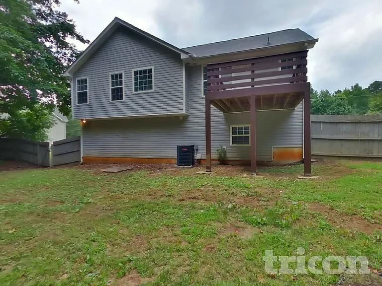 141 Fairfax Dr — Photo 15