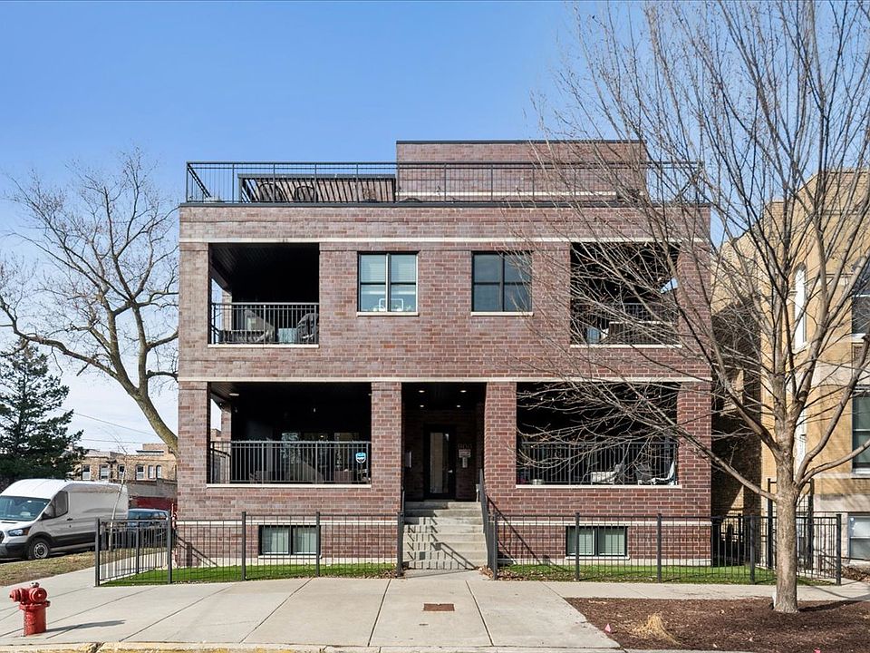 1st image of 900 N Hoyne Ave APT 2N