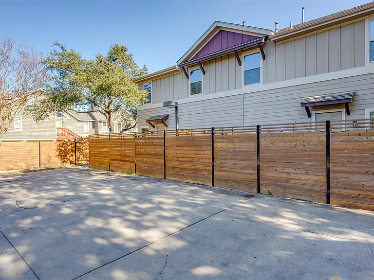 5701 Cougar Dr #D — Photo 25