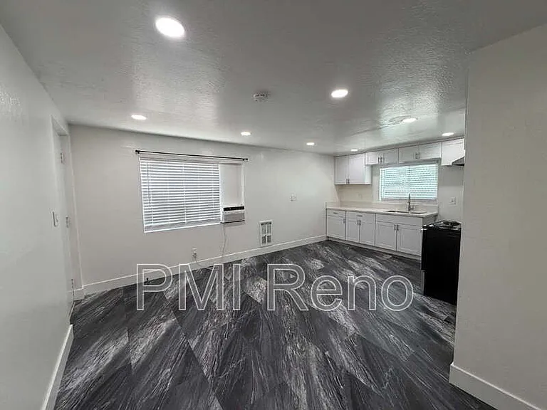 778 Forest St #10 — Photo 6