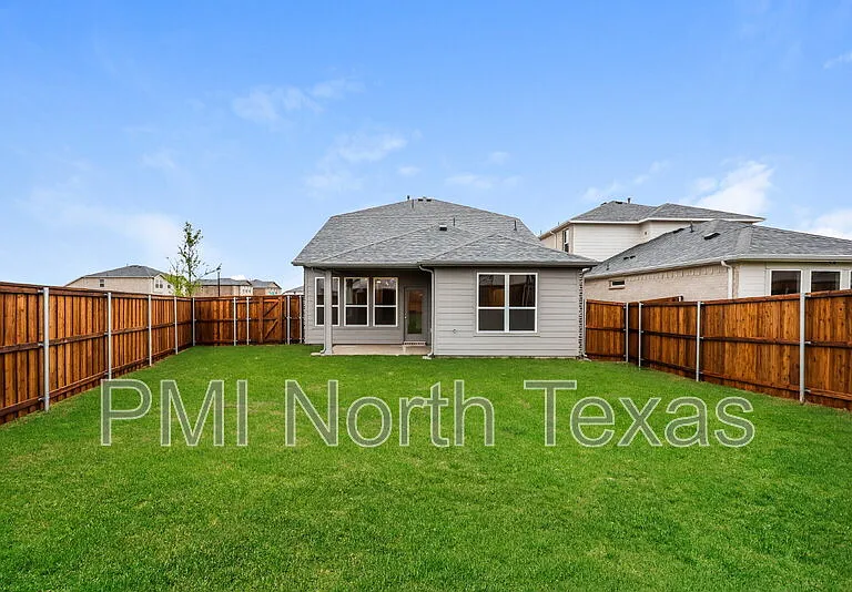 3212 Cordelia Dr — Photo 9