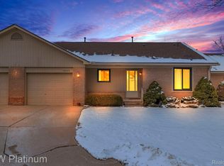 19243 Angela Ct, Roseville, MI 48066