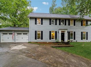 4129 Inola Trl NE, Roswell, GA 30075