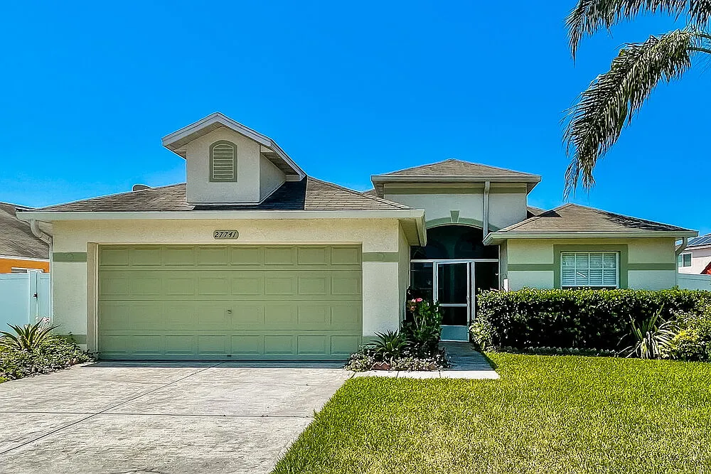 3 bed, 2.0 bath, 1812 sqft, $4,120 — Photo 1