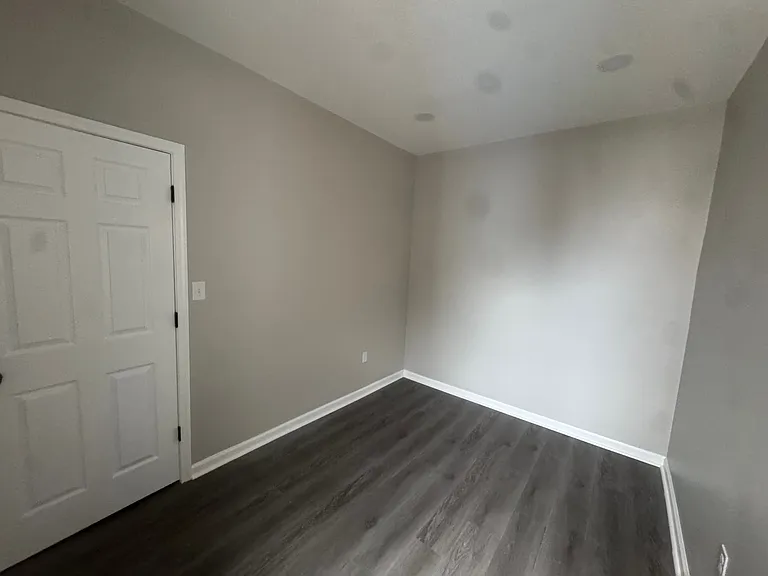 420 N Hobart St — Photo 7