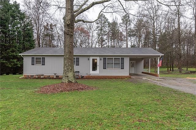 1st image of 138 Seven Oaks Ln