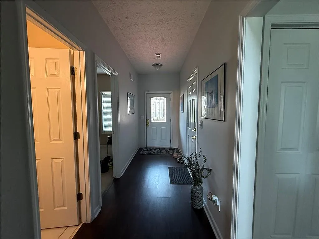 3 bed, 3.0 bath, $1,750 — Photo 2