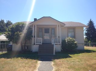 3221 SW Cloverdale St, Seattle, WA 98126