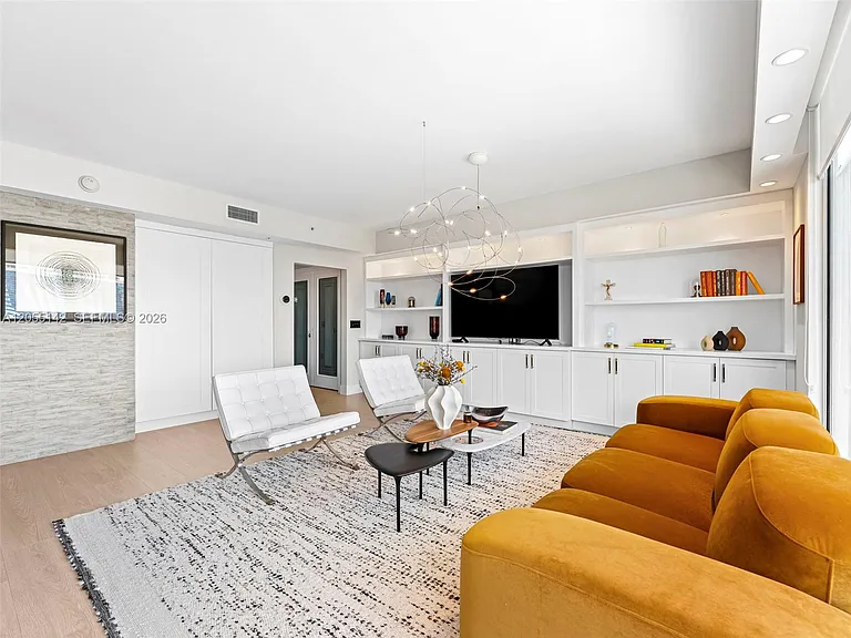 19400 Turnberry Way #1911 — Photo 9