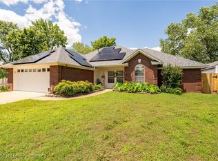 302 Cedar Creek Dr, Van Buren, AR 72956