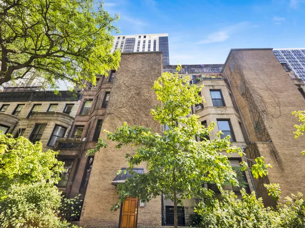 63 E Cedar St APT 4B, Chicago, IL 60611