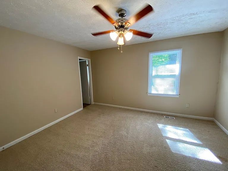 2836 New South Dr — Photo 10