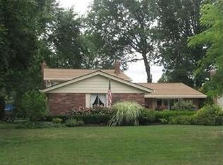 26651 Sudbury Dr, North Olmsted, OH